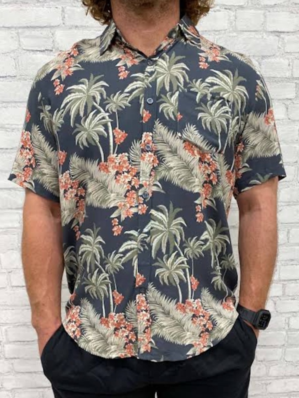 One Teaspoon Hawaiian Short Sleeve Button Up Shirt in XL